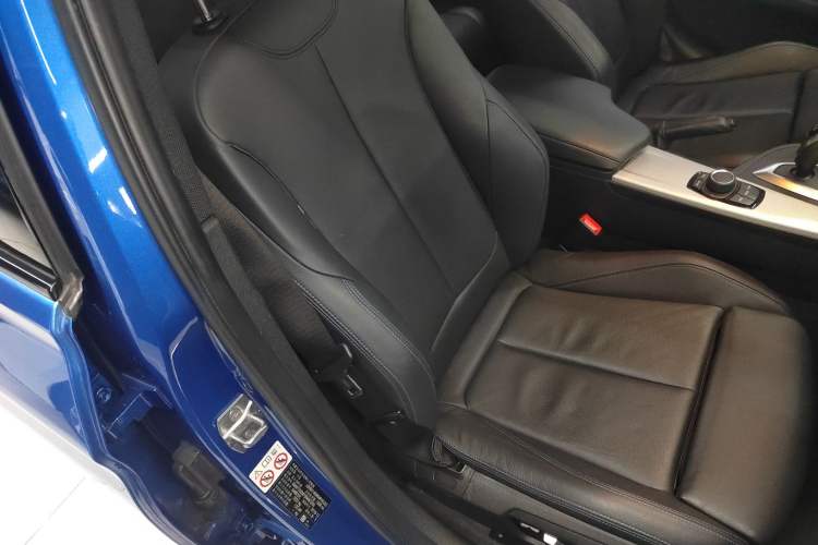 Used BMW 3 Series 2019 320i M Sport Package Right Front Seat