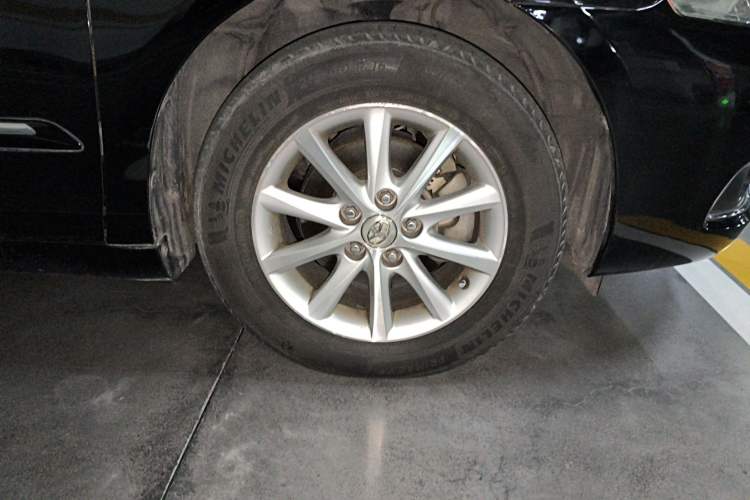 Used Toyota Camry 2011 240G Classic Anniversary Edition Right Front Wheel Hub