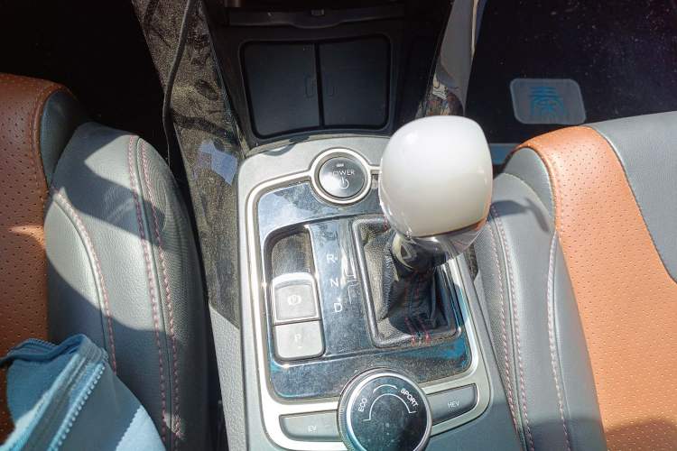 Used BYD Qin New Energy 2015 1.5T Dual-Crown Flagship Plus Edition
