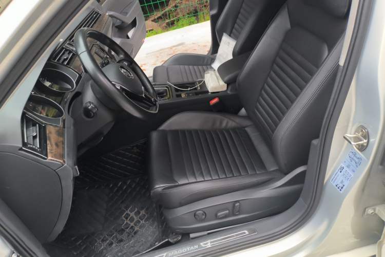 Used Volkswagen Magotan 2018 Facelift 330TSI DSG Luxury Model Left Front Seat