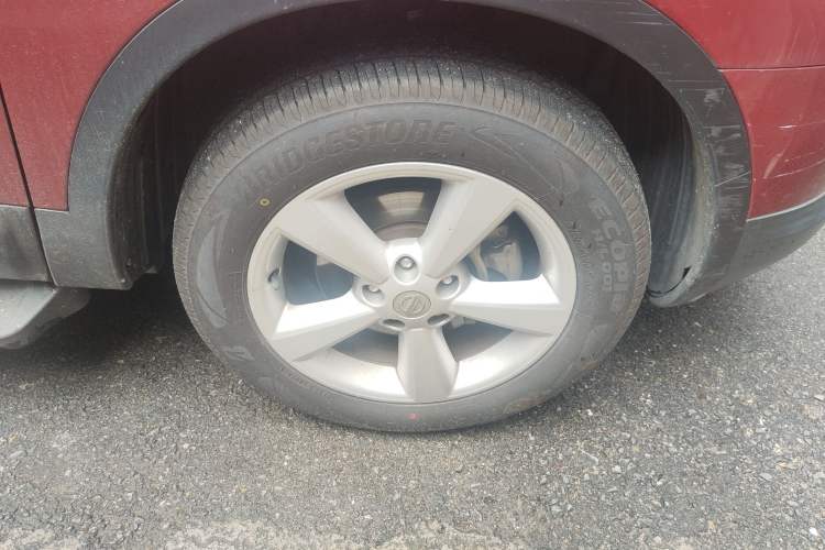 Used Nissan Qashqai 2015 2.0 XL Coolfire CVT 2WD Right Front Wheel Hub