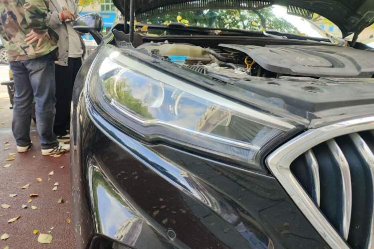 Used Hongqi H5 2022 Classic Model Facelift 1.8T Automatic Smart Connect Flagship Edition Right Front Headlight