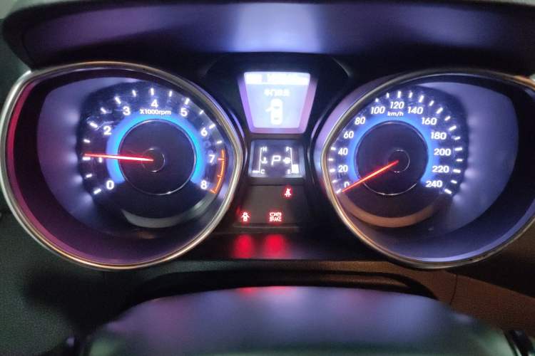 Used Hyundai Elantra (5th Generation / Langdong) 2015 1.6L Automatic Luxury Model Instrument Cluster