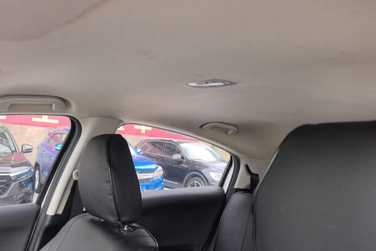 Used Honda Vezel 2015 1.5L manual two-wheel drive Comfort trim level
