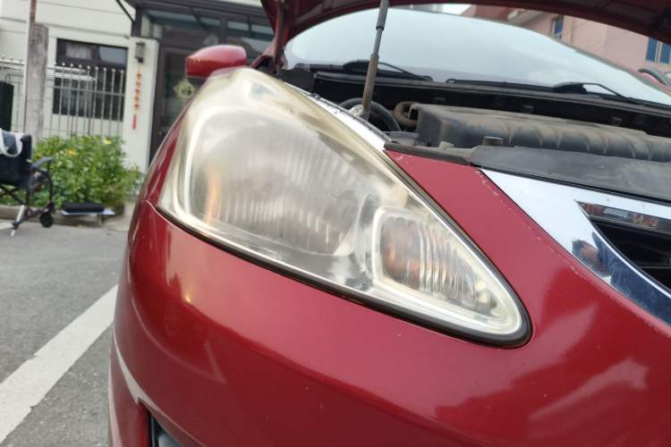 Used Nissan Tiida 2014 1.6L CVT Smart Model
