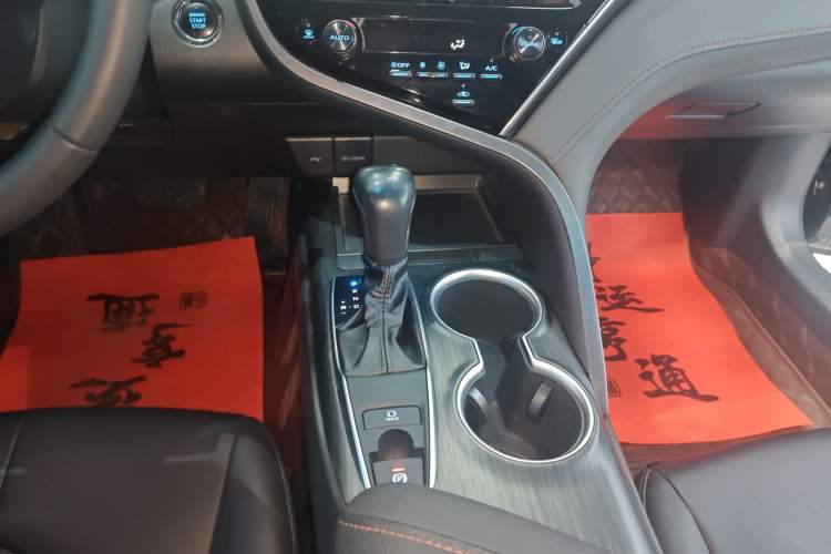 Used Toyota Camry 2021 2.0G Luxury Edition
