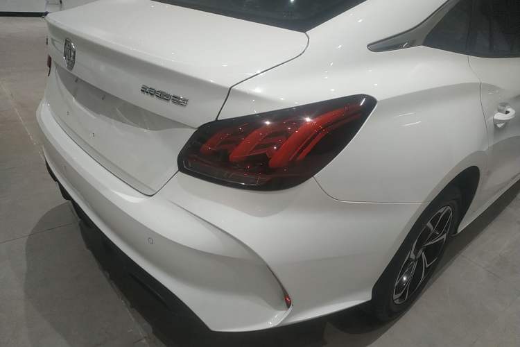 Used MG 5 2021 Revised Version 180 DVVT CVT Youth Luxury Edition
