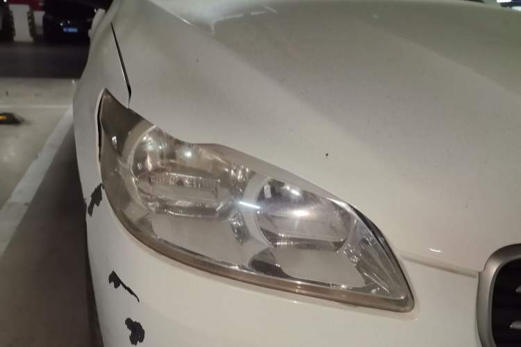 Used Peugeot 301 2014 1.6L Manual Comfort Edition Right Front Headlight