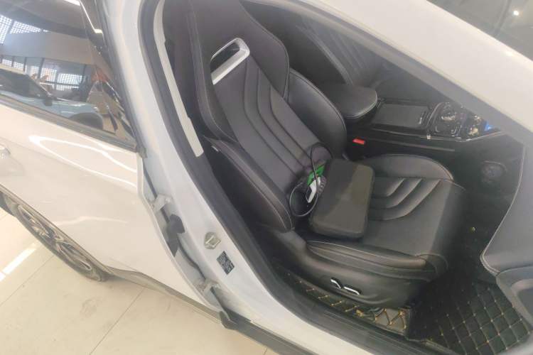 Used NETA U 2023 Neta U-Ⅱ Challenge Edition 400 LFP Right Front Seat