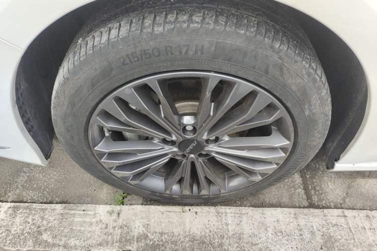 Used Dongfeng Aeolus Yixuan MAX 2021 1.5T Super Cool Dad Edition Left Front Wheel Hub