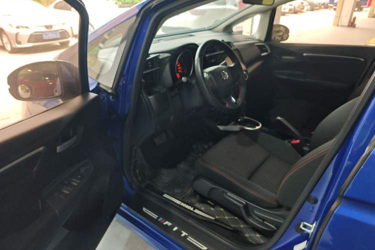 Used Honda Fit 2018 1.5L CVT Trendy Sports Edition Driver Seat