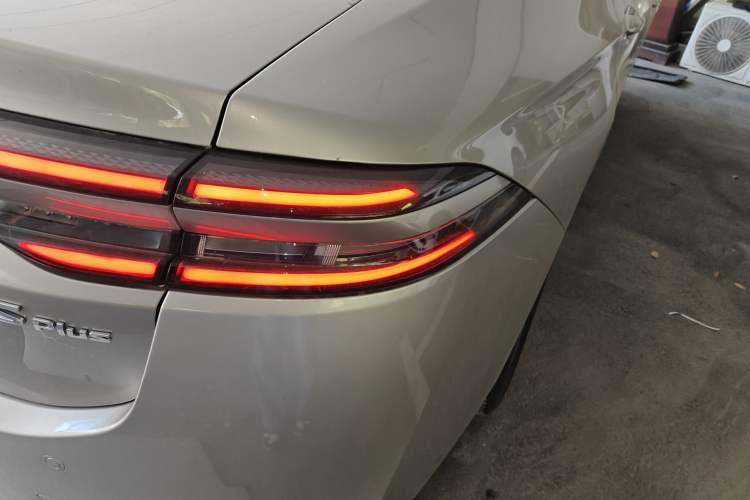 Used AION S 2023 Meizu 580 Lithium Iron Phosphate Right Rear Taillight