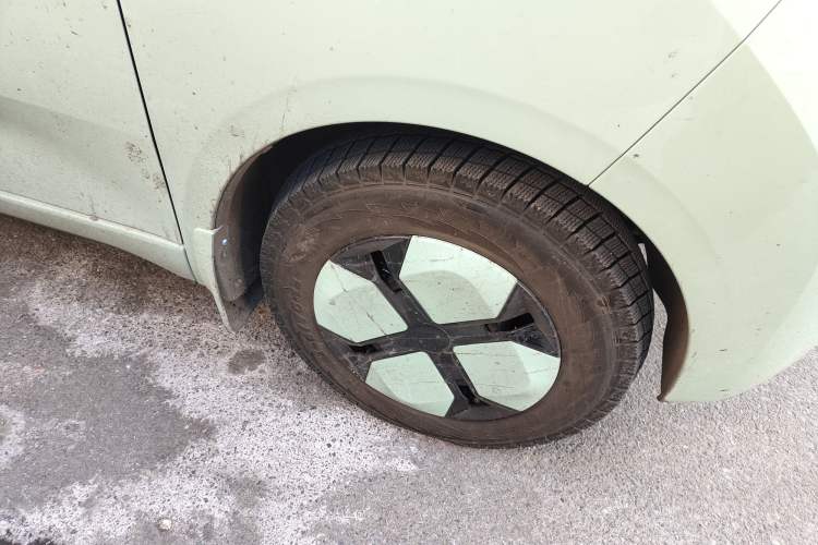 Used Wuling Hongguang MINIEV 2024 3rd Generation 215km Youth Edition Right Front Wheel Hub