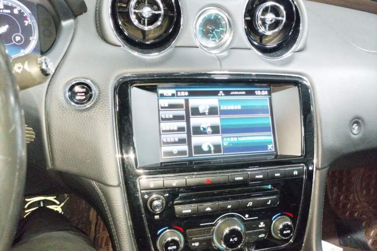 Used Jaguar XJ 2014 XJL 2.0T Two-Wheel-Drive Elegant Business Edition