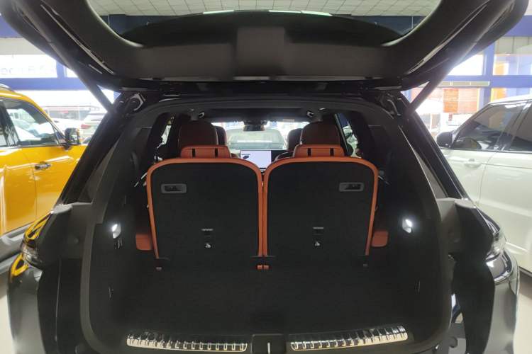 Used Li Auto L8 2024 Pro Model Trunk