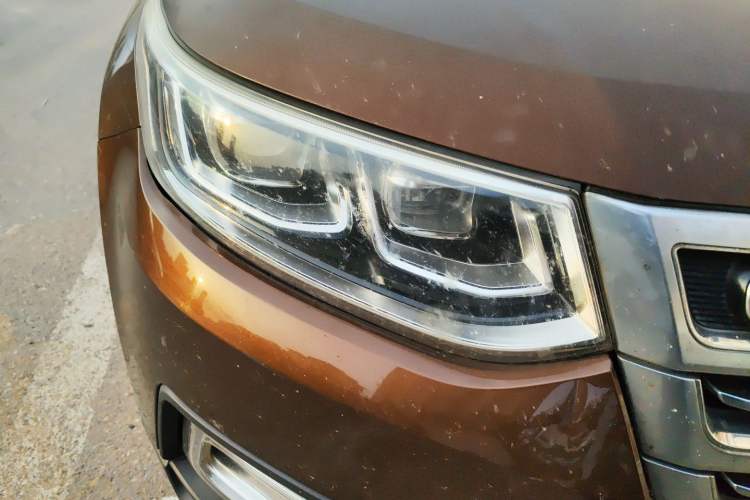 Used CHANGAN CS95 2017 2.0T Four-Wheel Drive SmartDrive Edition Right Front Headlight