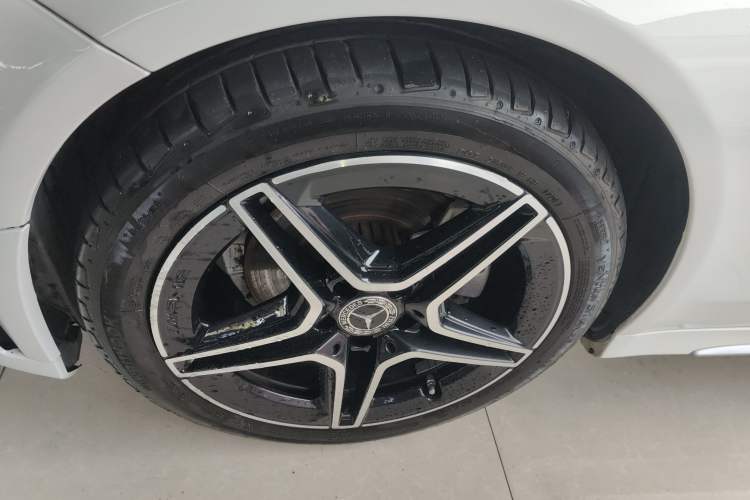 Used Mercedes-Benz C-Class 2021 C 260 L Sport Edition Star Collection Left Front Wheel Hub