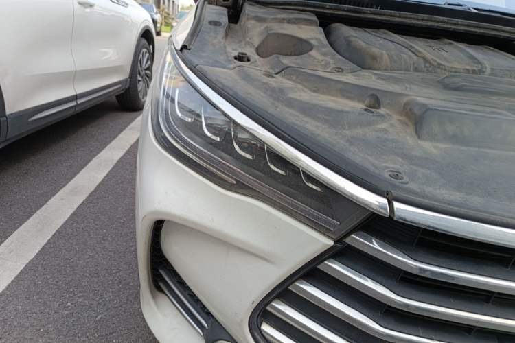 Used BYD Song MAX 2018 1.5T Automatic Smart Connect Luxury 6-Seater
