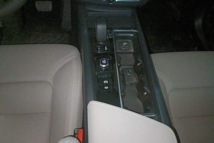 Used Volvo XC60 2026 B5 4x4 Smart Luxury Edition