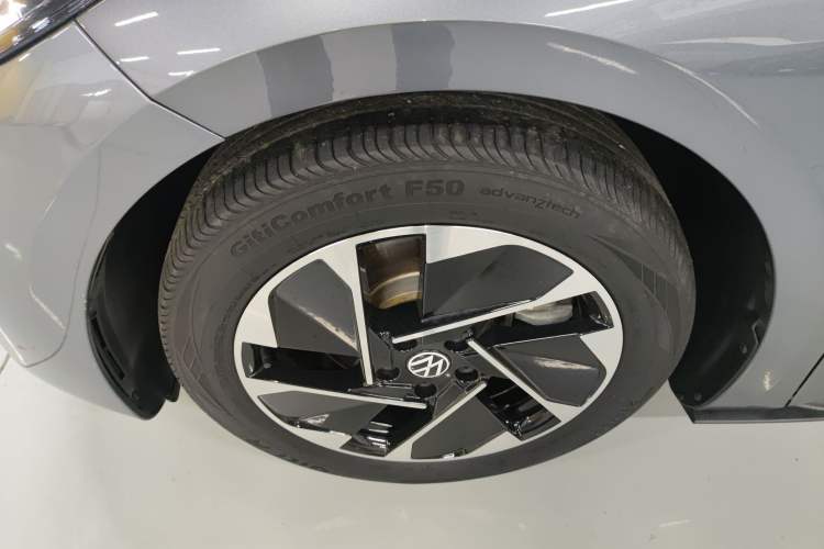 Used Volkswagen ID.3 2024 Pure & Smart Edition Left Front Wheel Hub