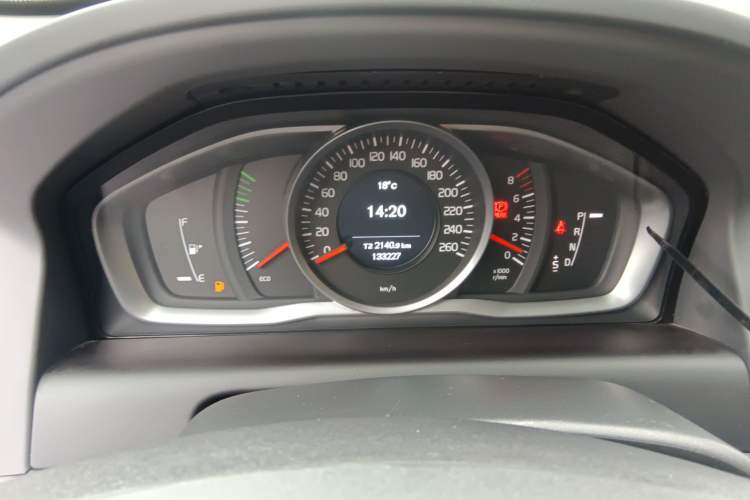 Used Volvo XC60 2017 T5 Smart Upgrade Edition Instrument Cluster