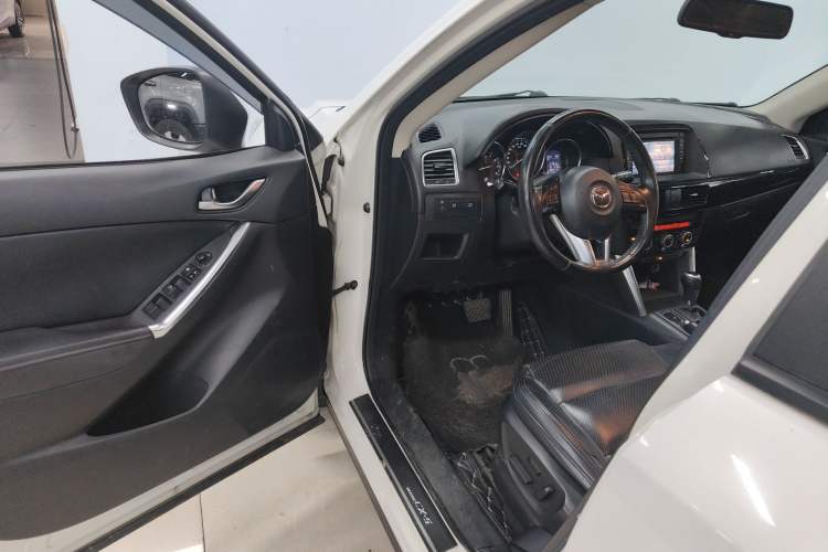 Used Mazda CX-5 2013 2.5L Automatic 4x4 Luxury Version Driver Seat