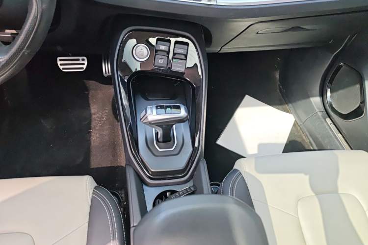 Used Haval H2s 2017 Red-Label 1.5T Dual-Clutch Luxury Model
