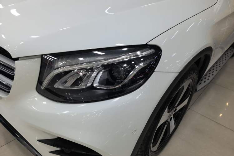 Used Mercedes-Benz GLC 2018 GLC 260 4MATIC Luxury Model
