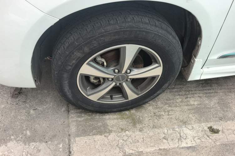 Used Haval H6 2017 Classic Edition 1.5T Automatic Two-Wheel Drive Urban Model Left Front Wheel Hub