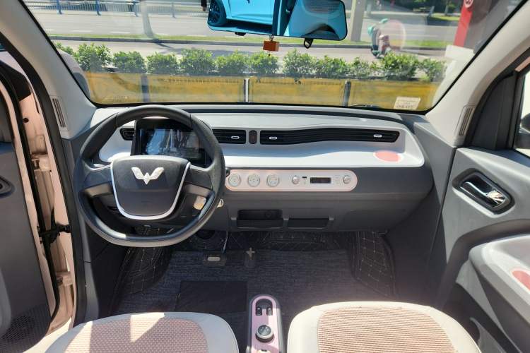 Used Wuling Hongguang MINIEV 2022 Macaron Premium Model – Lithium Iron Phosphate