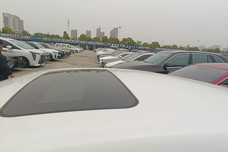 Used Chevrolet Cruze 2017 1.5L Automatic Pioneer Sunroof Edition Roof