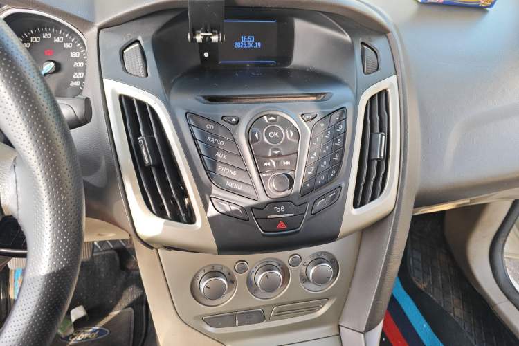 Used Ford Focus 2012 Sedan 1.6L Manual Comfort Model
