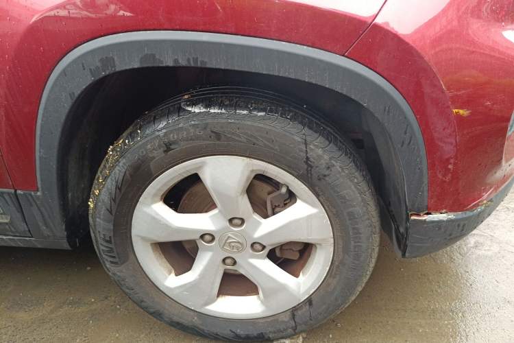 Used Baojun 510 2017 1.5L Automatic Fashion Model Right Front Wheel Hub