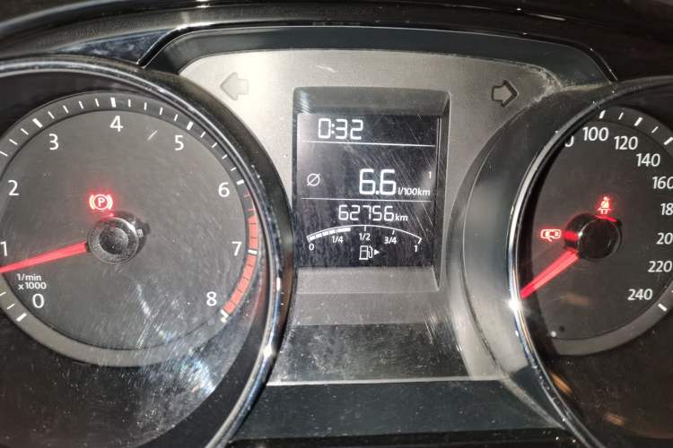 Used Volkswagen C-TREK 2017 230TSI Manual Comfort Version