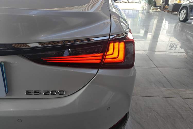 Used Lexus ES 2022 200 Excellence Edition
