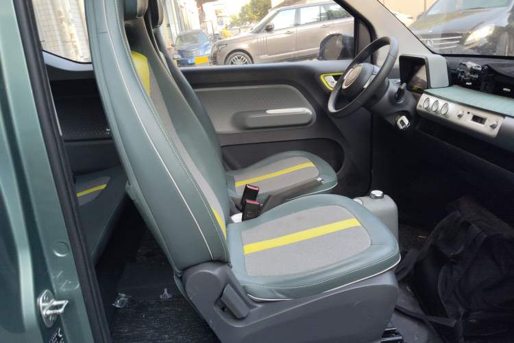 Used Wuling Hongguang MINIEV 2022 GAMEBOY 300km Enthusiast Model with Lithium Iron Phosphate