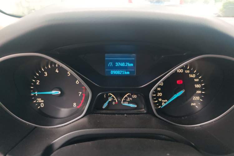 Used Ford Focus 2018 Hatchback Classic 1.6L Manual Comfort Plus SmartDrive Edition Odometer Close Up