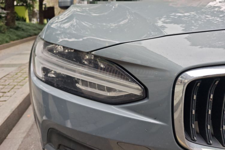 Used Volvo V90 2023 Cross Country B5 AWD Smart Range Edition
