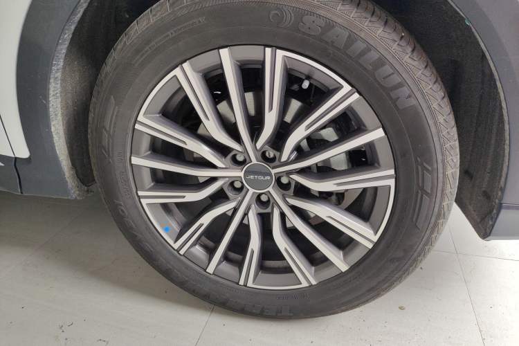 Used JETOUR X70 PLUS 2023 1.5T DCT Ziqiang PRO 7-Seater Right Front Wheel Hub