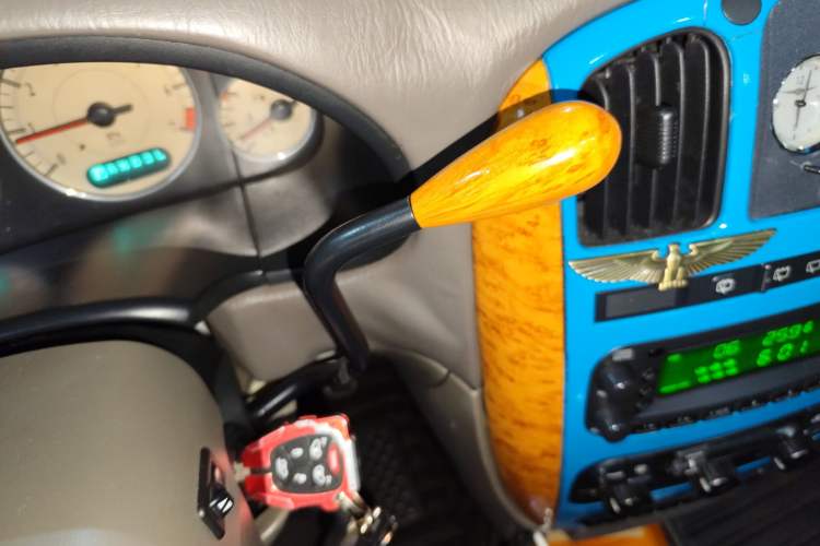 Used Chrysler Grand Voyager 2007 3.3L Business Edition Gear Lever