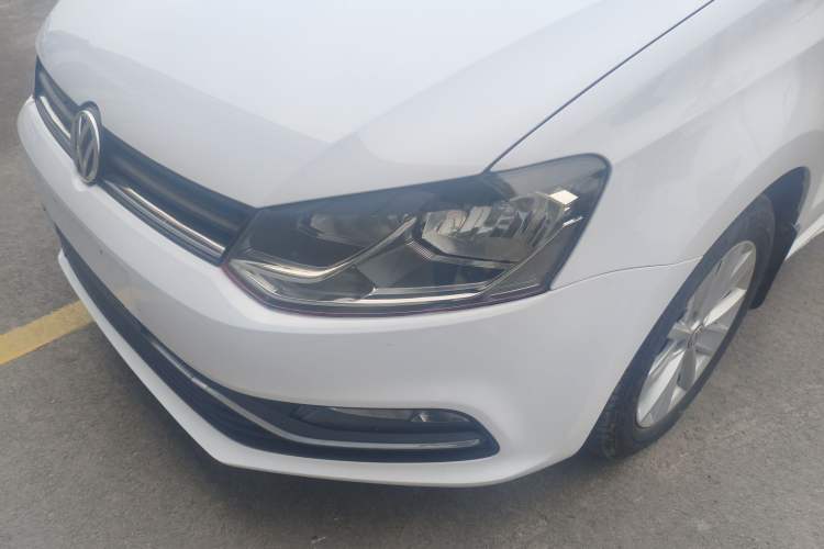 Used Volkswagen Polo 2016 1.6L Automatic Comfort Model Left Front Headlight