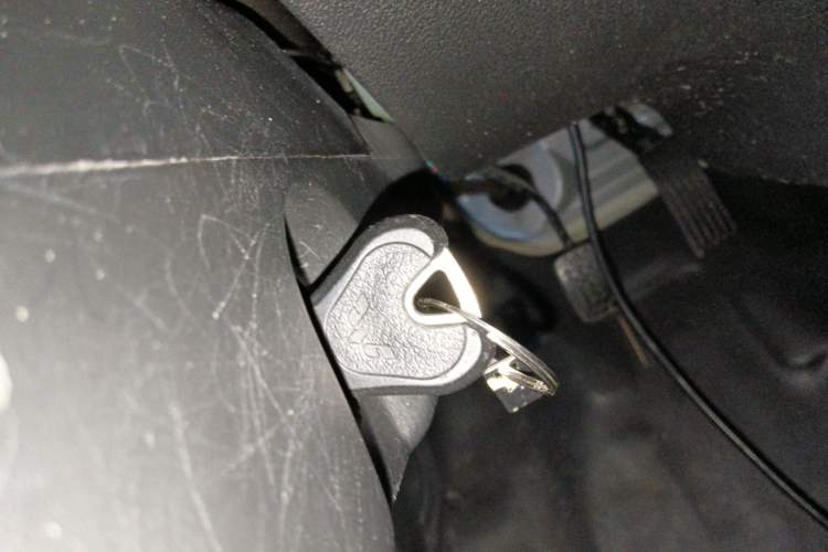 Used Wuling Zhiguang 2023 1.5L Utility Version with Enclosed Windows 2 Seats