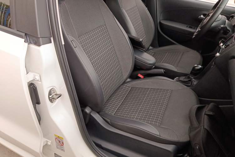 Used Volkswagen Polo 2014 1.6L Automatic Comfort Edition Right Front Seat