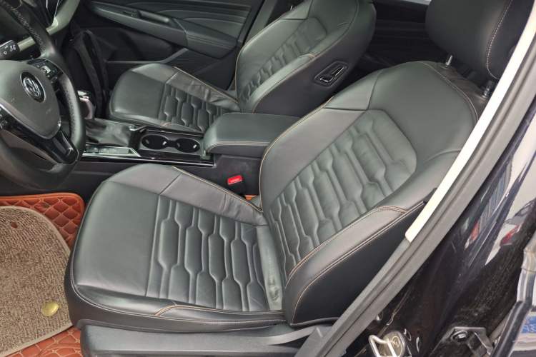 Used Volkswagen Passat 2020 330TSI Elite Edition China VI Left Front Seat