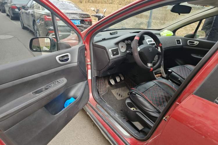 Used Peugeot 307 2012 1.6L Manual CROSS Driver Seat