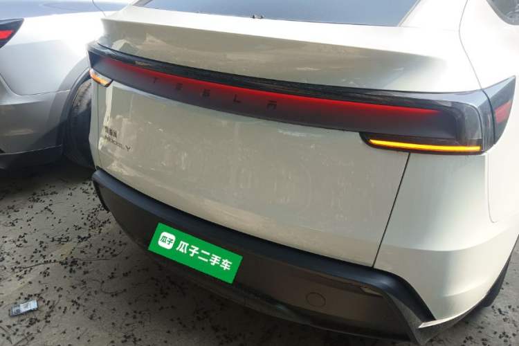 Used Tesla Model Y 2025 Rear-Wheel-Drive Version
