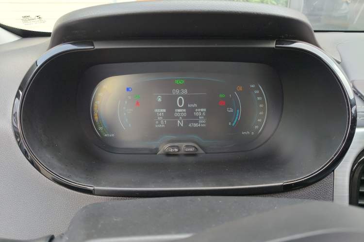 Used Chery QQ Little Ant 2022 Revised Version Sweet Pink Edition Half-Sugar Version Lithium Iron Phosphate 30.7 kWh 30 kW 301 km Instrument Cluster