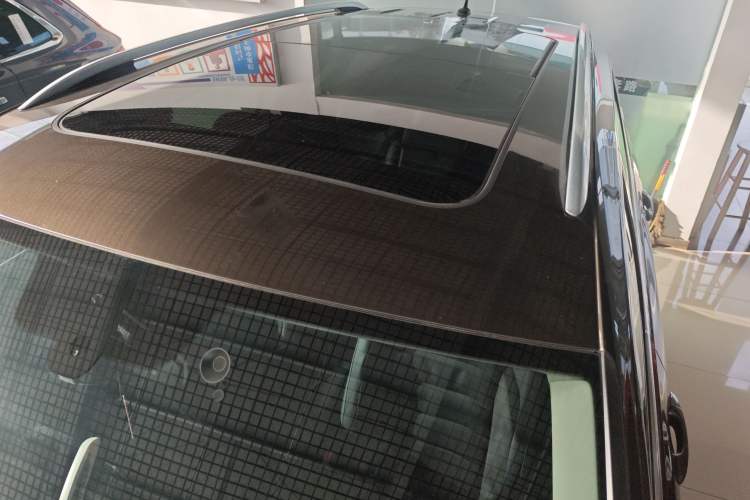 Used Volkswagen Tiguan L 2017 330TSI Automatic Two-Wheel Drive Luxury Edition