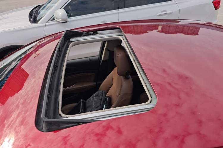 Used Buick Regal 2017 20T Prestige Model Roof