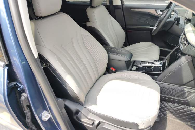 Used Ford Escape 2020 EcoBoost 245 Two-Wheel Drive Smart & Enjoyment Model Right Front Seat